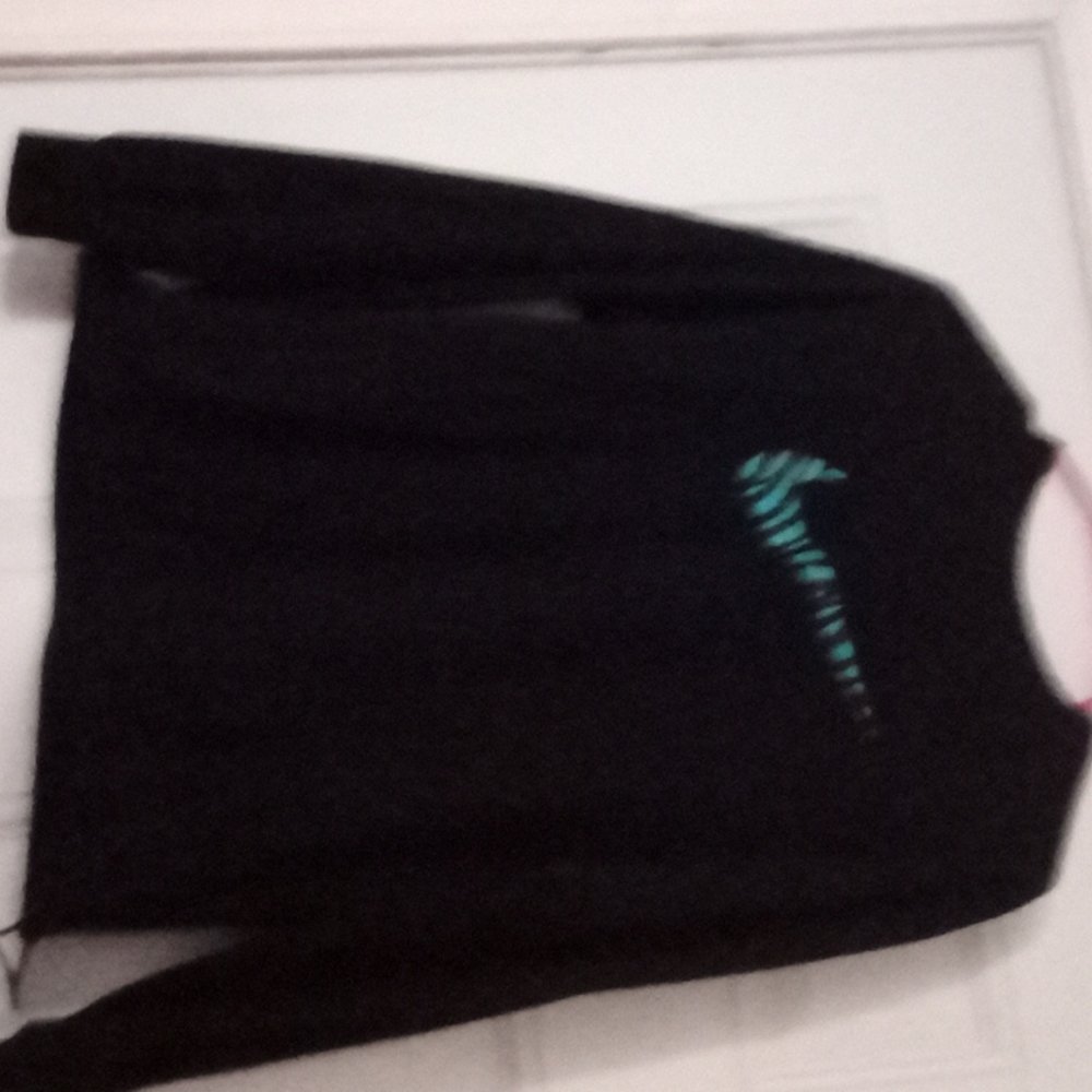 Nike long-sleeved t-shirt medium